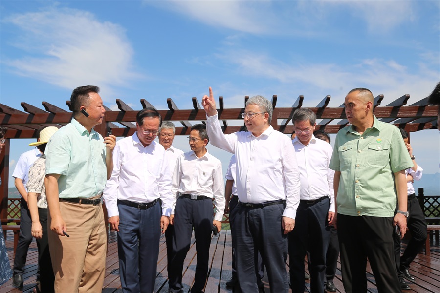 2024.06.23全國政協(xié)副主席、民盟中央常務(wù)副主席、中國科學院院士、清華大學副校長王光謙蒞臨金徽股份視察.jpg