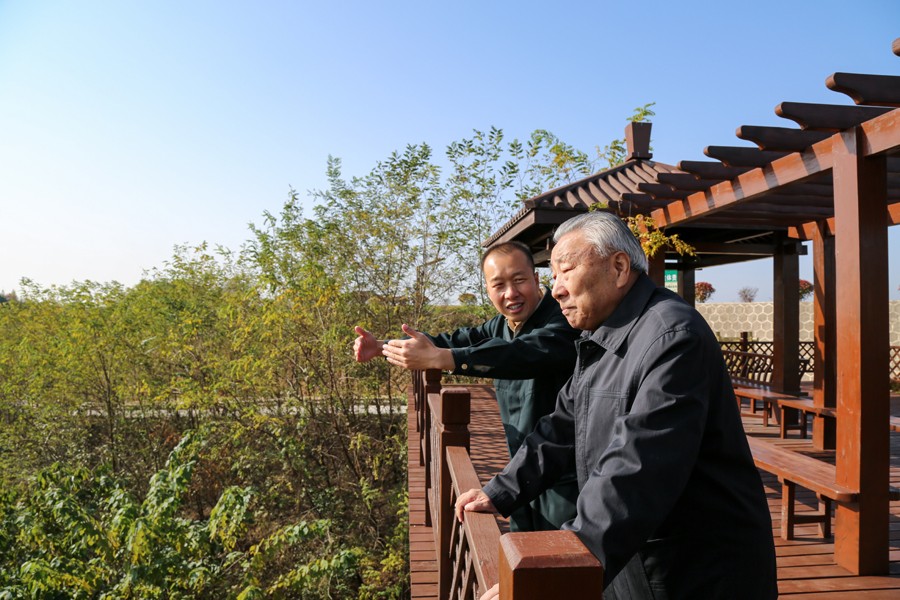 21-2019年10月，國家水利部原副部長王守強參觀金徽股份時盛贊：金徽股份是綠色礦山、文明礦山、美麗礦山。.jpg