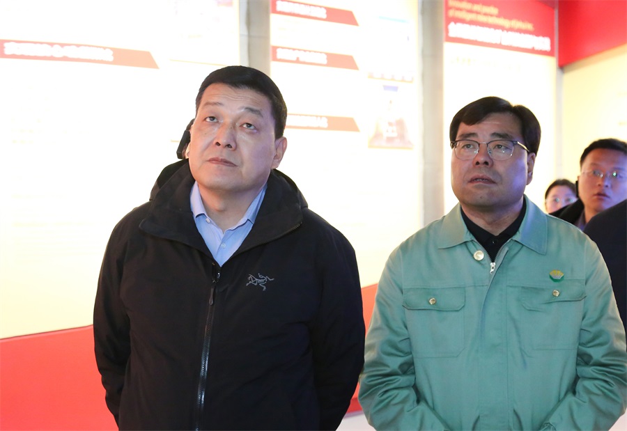 38-2023年12月，民建甘肅省委員會主任委員，全國政協(xié)委員，甘肅省政協(xié)常委，省生態(tài)環(huán)境廳廳長，省核安全局局長葛建團蒞臨金徽股份調(diào)研。.jpg