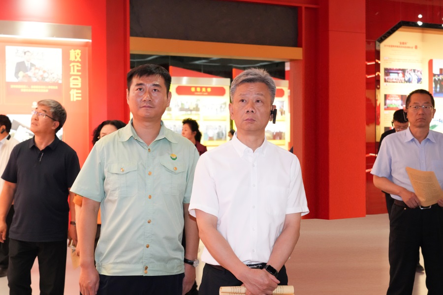 2024.06.23全國政協(xié)委員、省政協(xié)副主席、民盟甘肅省委會主委劉仲奎蒞臨金徽股份調(diào)研.jpg