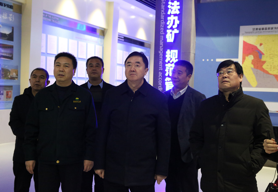 48-2020年12月，省林草局副局長田葆華蒞臨公司調(diào)研林業(yè)資源管理及護林防火工作。.jpg