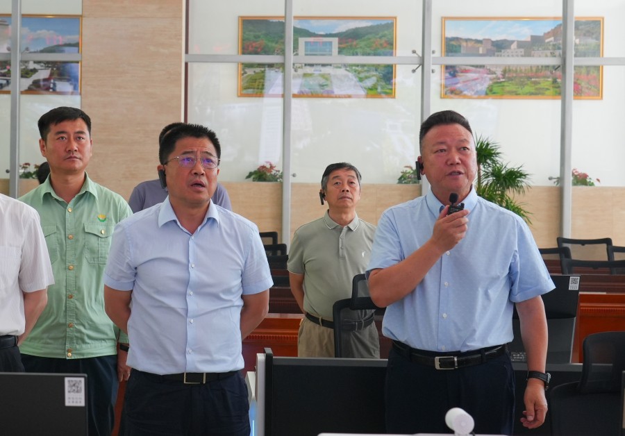 省自然資源廳黨組書記、廳長張曉軍蒞臨金徽股份調(diào)研綠色礦山建設(shè)工作_副本.jpg
