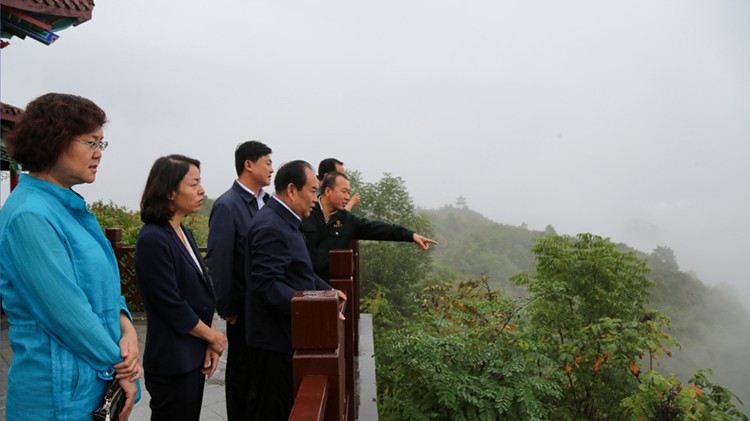 省市場(chǎng)監(jiān)督管理局黨組書記、局長王忠習(xí)調(diào)研金徽股份